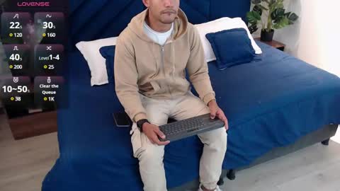 Snapshot of dereck_myers chatting on 8, 1, 2025 Dereck Myers online show from 8, 1, 2025