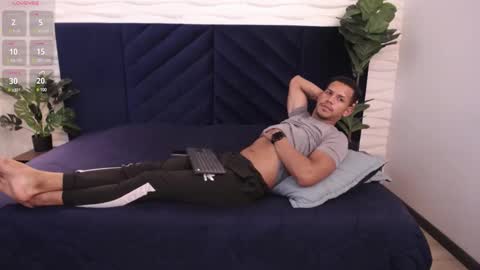 Snapshot of dereck_myers chatting on 13, 1, 2025 Dereck Myers online show from 13, 1, 2025