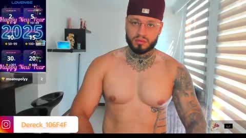 Snapshot of dereckgreen chatting on 19, 12, 2025 dereckgreen online show from 19, 12, 2025