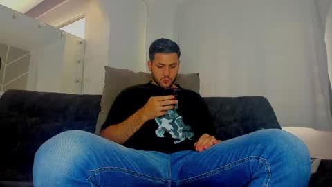 dereckhardd online show from 1, 5, 2026