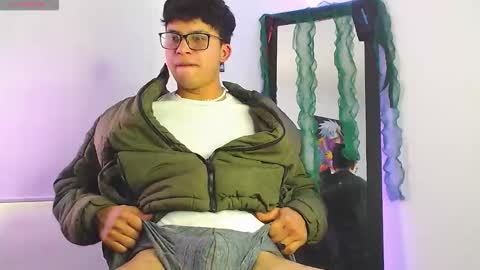 Snapshot of derek_moon04 chatting on 6, 1, 2026 Derek online show from 6, 1, 2026