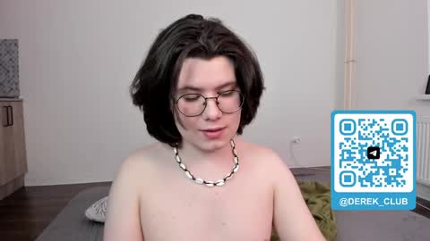 Snapshot of derek_shameless chatting on 10, 4, 2026 Derek online show from 10, 4, 2026