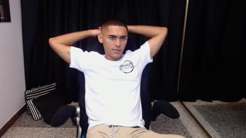 Snapshot of derek_storm_ chatting on 24, 10, 2025 D E R E K online show from 24, 10, 2025