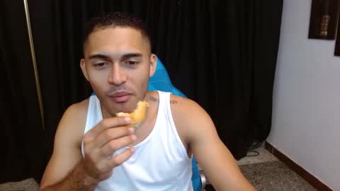 Snapshot of derek_storm_ chatting on 29, 11, 2025 D E R E K online show from 29, 11, 2025