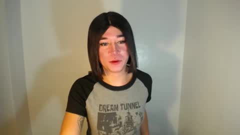 Snapshot of desirable_lorinexx chatting on 12, 12, 2024 LORINE online show from 12, 12, 2024