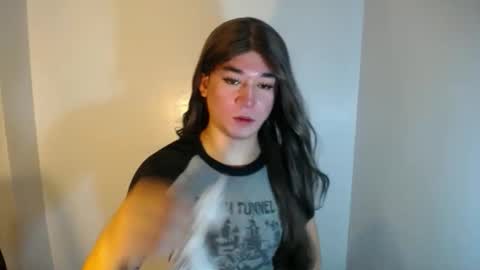 Snapshot of desirable_lorinexx chatting on 13, 12, 2024 LORINE online show from 13, 12, 2024