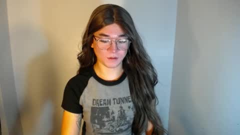 Snapshot of desirable_lorinexx chatting on 15, 12, 2024 LORINE online show from 15, 12, 2024