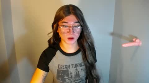 Snapshot of desirable_lorinexx chatting on 16, 12, 2024 LORINE online show from 16, 12, 2024