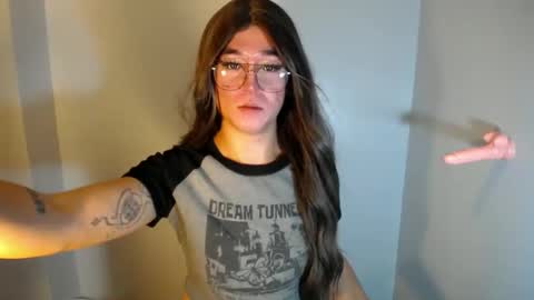Snapshot of desirable_lorinexx chatting on 16, 12, 2024 LORINE online show from 16, 12, 2024