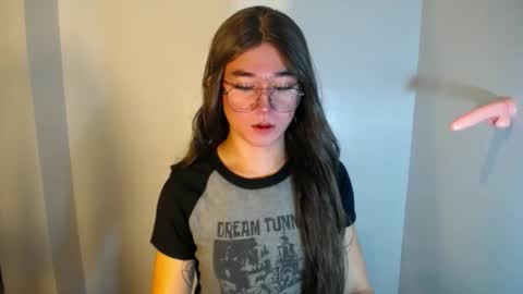 Snapshot of desirable_lorinexx chatting on 18, 12, 2024 LORINE online show from 18, 12, 2024