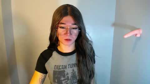 Snapshot of desirable_lorinexx chatting on 18, 12, 2024 LORINE online show from 18, 12, 2024