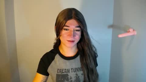 Snapshot of desirable_lorinexx chatting on 21, 12, 2024 LORINE online show from 21, 12, 2024