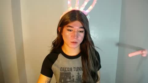 Snapshot of desirable_lorinexx chatting on 23, 12, 2024 LORINE online show from 23, 12, 2024