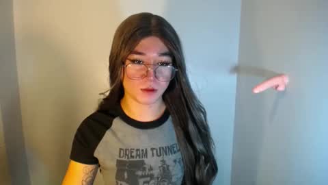 Snapshot of desirable_lorinexx chatting on 24, 12, 2024 LORINE online show from 24, 12, 2024