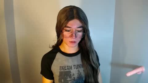Snapshot of desirable_lorinexx chatting on 25, 12, 2024 LORINE online show from 25, 12, 2024