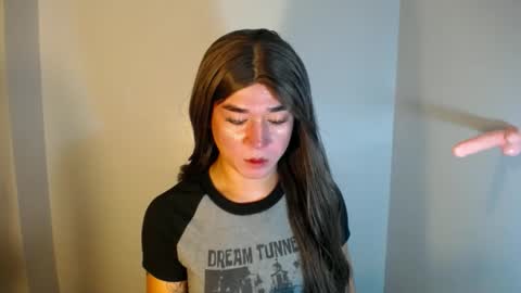 Snapshot of desirable_lorinexx chatting on 30, 12, 2024 LORINE online show from 30, 12, 2024