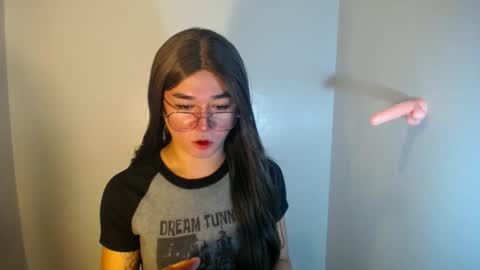 Snapshot of desirable_lorinexx chatting on 2, 1, 2025 LORINE online show from 2, 1, 2025
