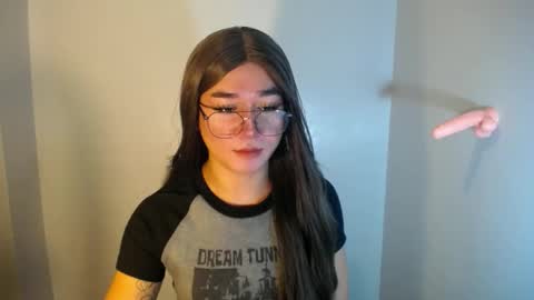 Snapshot of desirable_lorinexx chatting on 2, 1, 2025 LORINE online show from 2, 1, 2025