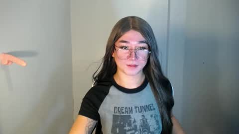 Snapshot of desirable_lorinexx chatting on 3, 1, 2025 LORINE online show from 3, 1, 2025