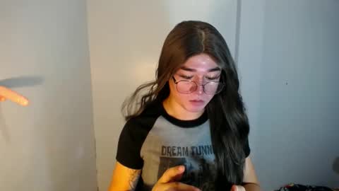 Snapshot of desirable_lorinexx chatting on 11, 1, 2025 LORINE online show from 11, 1, 2025