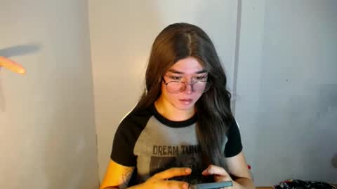 Snapshot of desirable_lorinexx chatting on 11, 1, 2025 LORINE online show from 11, 1, 2025