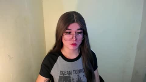 Snapshot of desirable_lorinexx chatting on 6, 2, 2025 LORINE online show from 6, 2, 2025