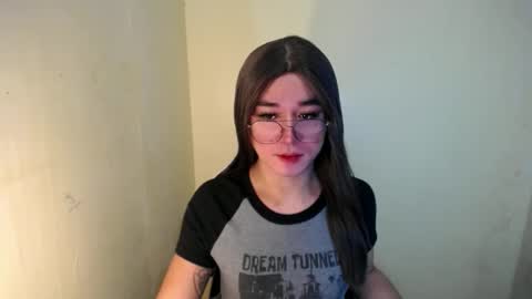 Snapshot of desirable_lorinexx chatting on 8, 2, 2025 LORINE online show from 8, 2, 2025