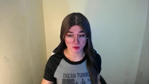 Snapshot of desirable_lorinexx chatting on 21, 2, 2025 LORINE online show from 21, 2, 2025