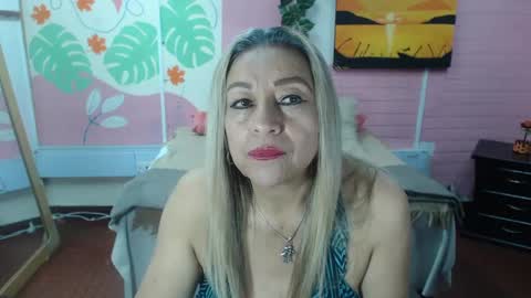 Snapshot of desire_latin chatting on 3, 10, 2025 VALERIA online show from 3, 10, 2025