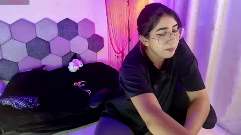 TORI AND MR. BEAR online show from 13, 4, 2026