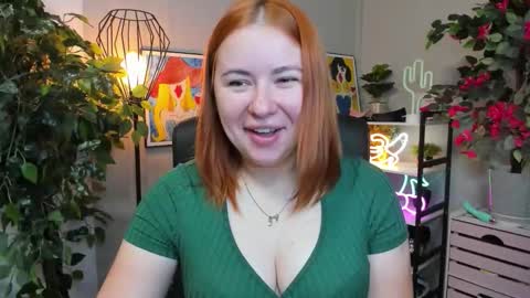 LAYLA online show from 19, 9, 2025