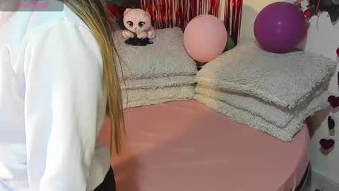 Snapshot of destinyhills_ chatting on 21, 2, 2026 Destiny online show from 21, 2, 2026