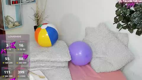 Snapshot of destinyhills_ chatting on 28, 3, 2026 Destiny online show from 28, 3, 2026