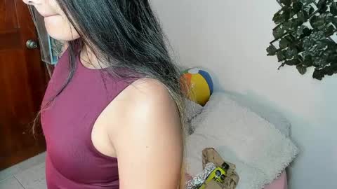 Snapshot of destinyhills_ chatting on 7, 4, 2026 Destiny online show from 7, 4, 2026