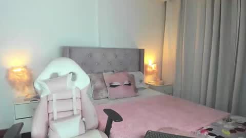 Snapshot of destinysweet21 chatting on 20, 9, 2025 destinysweet21 online show from 20, 9, 2025