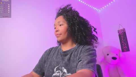 Snapshot of desty_y chatting on 28, 11, 2025 desty_y online show from 28, 11, 2025