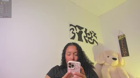 Snapshot of desty_y chatting on 4, 2, 2026 desty_y online show from 4, 2, 2026