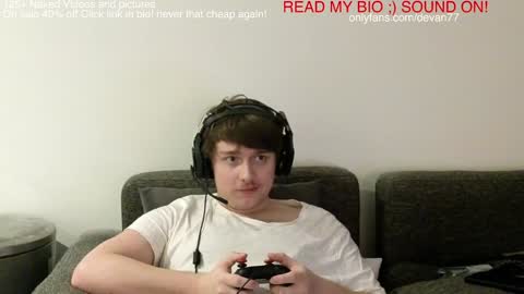 Snapshot of devantheplug chatting on 30, 12, 2024 Devan online show from 30, 12, 2024