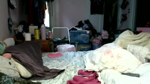 Snapshot of devilg1rl chatting on 26, 6, 2026 poutyangel online show from 26, 6, 2026