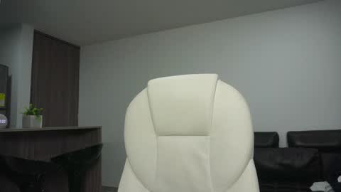 Snapshot of devin_hunter chatting on 12, 12, 2024 Devin Hunter online show from 12, 12, 2024