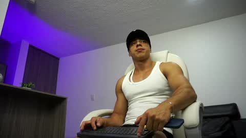 Snapshot of devin_hunter chatting on 12, 1, 2025 Devin Hunter online show from 12, 1, 2025