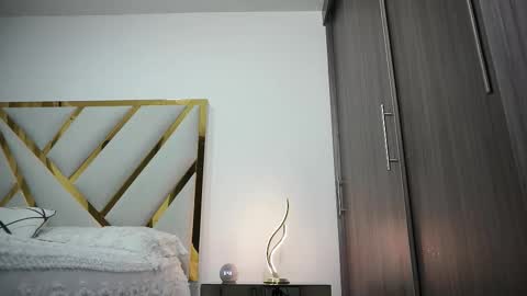 Snapshot of devin_hunter chatting on 12, 10, 2025 Devin Hunter online show from 12, 10, 2025