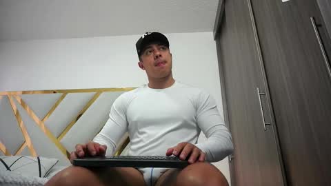 Snapshot of devin_hunter chatting on 18, 10, 2025 Devin Hunter online show from 18, 10, 2025