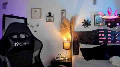 PaulaInsta  paulacastellanos 1Pvt open online show from 16, 9, 2025