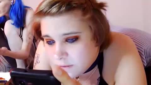 Snapshot of devykitten2018 chatting on 6, 4, 2026 devykitten online show from 6, 4, 2026