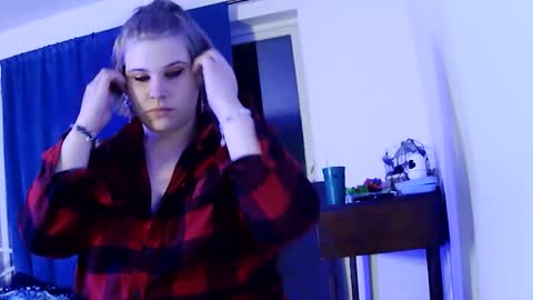 Snapshot of devykitten2018 chatting on 29, 4, 2026 devykitten online show from 29, 4, 2026