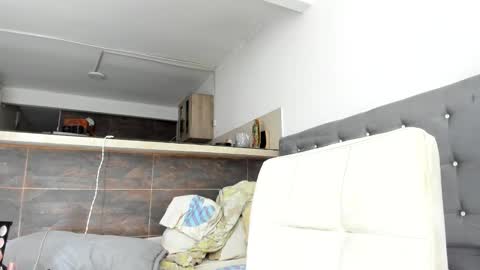 Snapshot of dewolk chatting on 10, 1, 2026 thumb up me please its important online show from 10, 1, 2026