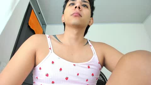 Snapshot of dewolk chatting on 2, 4, 2026 thumb up me please its important online show from 2, 4, 2026