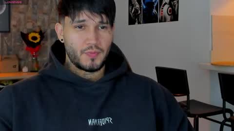 JULIAN online show from 8, 5, 2026