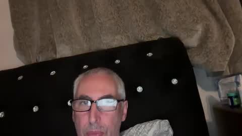 Snapshot of dfraserc chatting on 27, 5, 2026 dfraserc online show from 27, 5, 2026